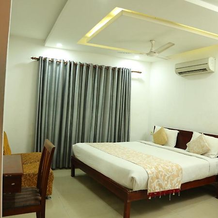Malabar Plaza Inn Kochi Exteriér fotografie