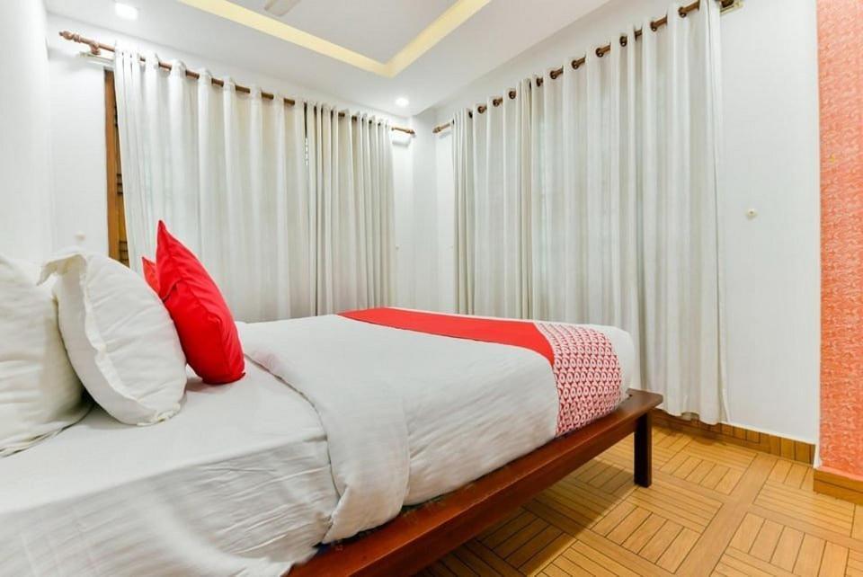 Malabar Plaza Inn Kochi Exteriér fotografie